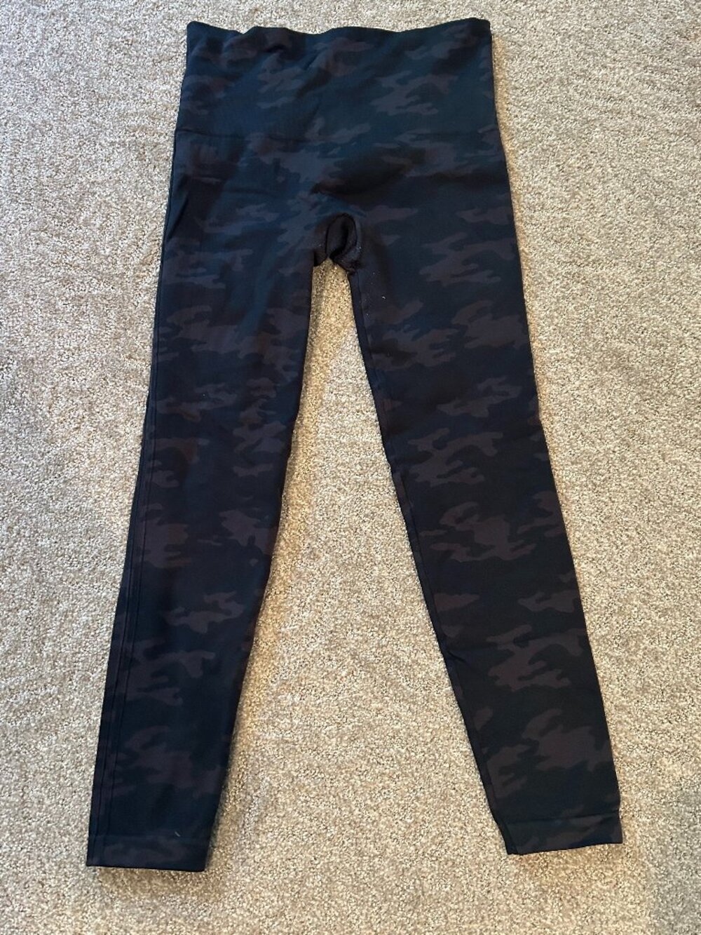 SPANX Look At Me Now Seamless Leggings, Black Camo, L